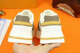 Picture of Louis Vuitton Shoes _SKULVsz38-43mnf102517289